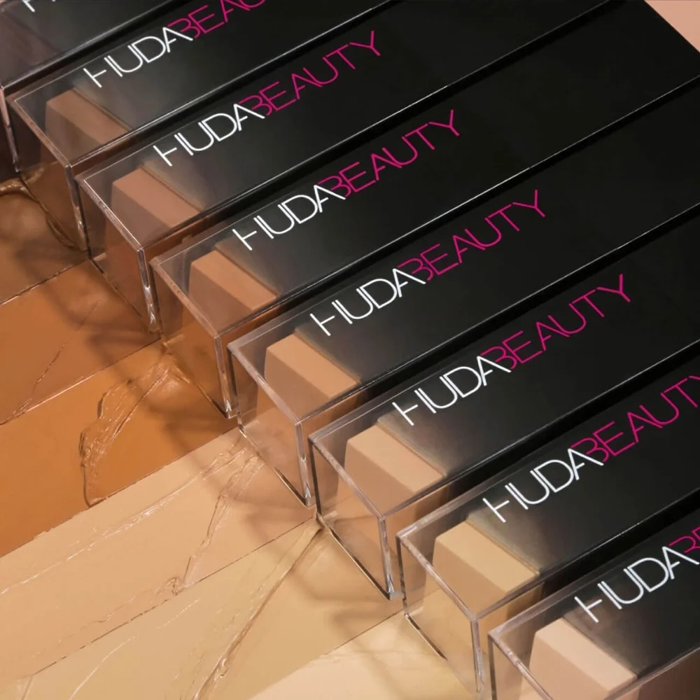 ⚡️💕HUDA BEAUTY Foundation Stick Biscotti